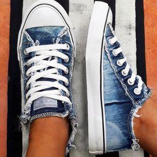 FloraWalk™ – Leinwand-Schnürsneaker mit Blumenmuster