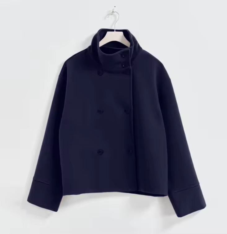 Elise – Luxus Kurzjacke mit aufgesetzter Brusttasche