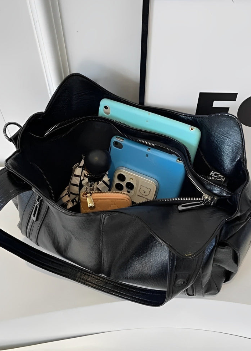 Damen Handtasche | Geräumig & Elegant | Hochwertiges Veganes Lederimitat | Alltag & Business