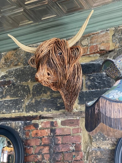 Handgefertigte Wanddeko | Resin Skulptur „Feeling Highland Cattle“ | Einzigartige Kunst für Wohnzimmer & Büro