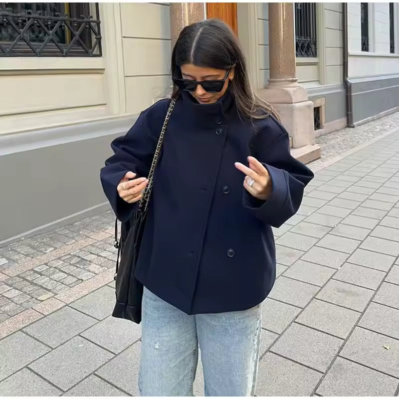 Elise – Luxus Kurzjacke mit aufgesetzter Brusttasche