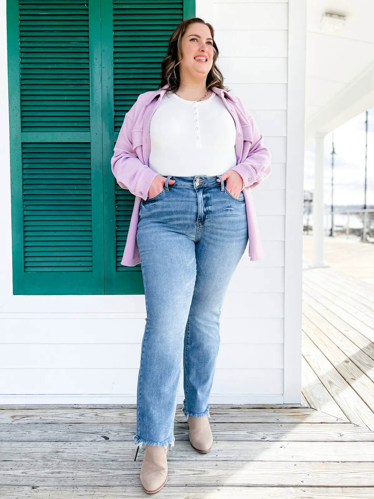 Damen Bootcut Jeans | Hohe Taille | Stretch Denim mit Fransen-Saum | Figurbetonte Passform