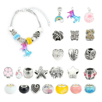 Adventskalender Schmuckset | DIY Weihnachts-Armband mit 24 Anhängern | Festliche Countdown-Idee