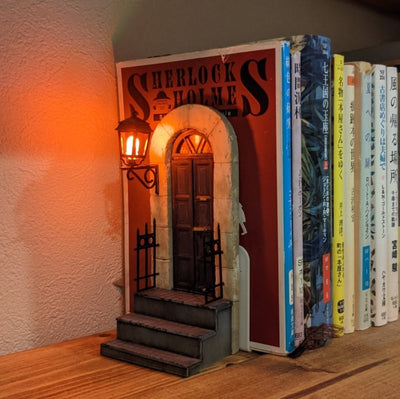 Buchstützen Deko | 2D Bücher-Tür Design | Kreatives Wohnaccessoire für Leseratten