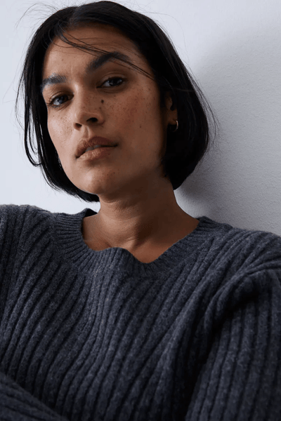 Damen Strickkleid | Rib-Knit mit Schlitzärmeln | Rundhals & Figurbetonte Passform