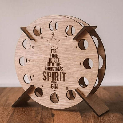 Adventskalender Holz | Weihnachtsbaum Form | Befüllbar mit Bier, Wein & Mini-Flaschen