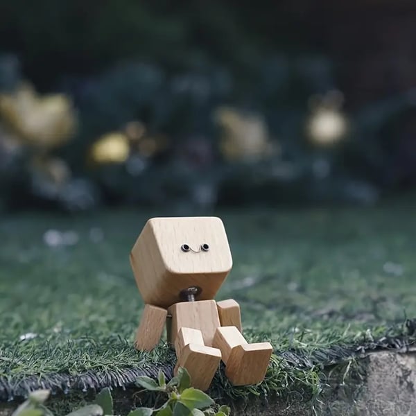 Holzfigur | Handgefertigtes Wackel-Dekoobjekt | 12 magnetische Gesichtsausdrücke | Auto & Schreibtisch