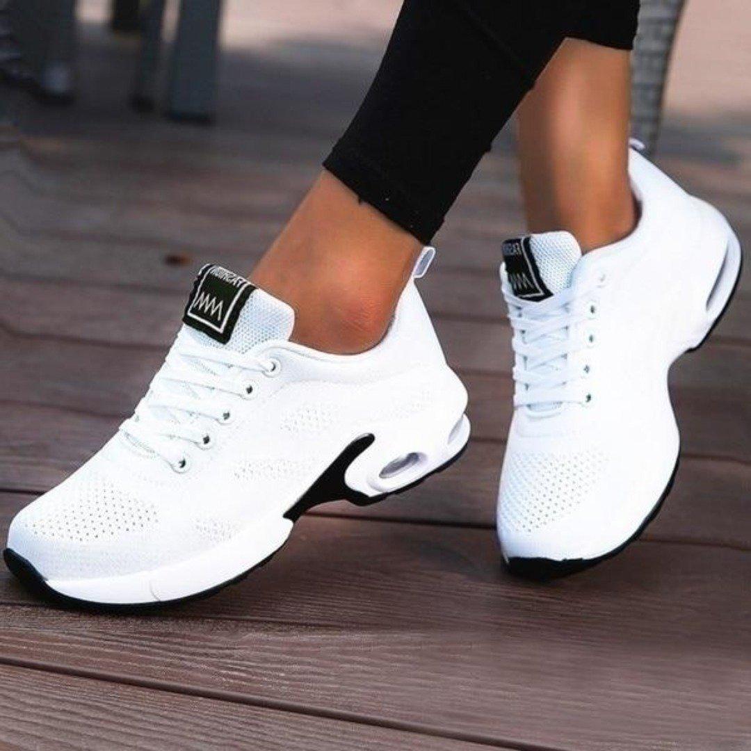 Mara – Leichte Orthopädische Wanderschuhe