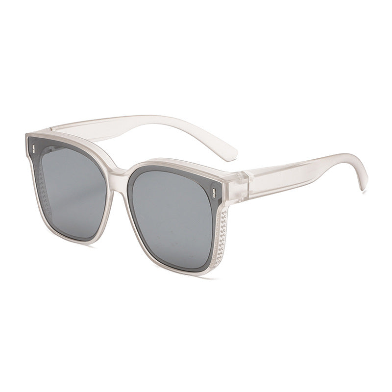 1+1 Gratis | Überzieh-Sonnenbrille | Polarisierte Gläser | Passt über Brillen | Schlankes Design & UV-Schutz