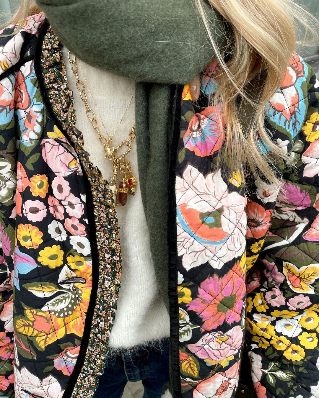 Dalina - Vorgebundene Blumenmuster-Jacke