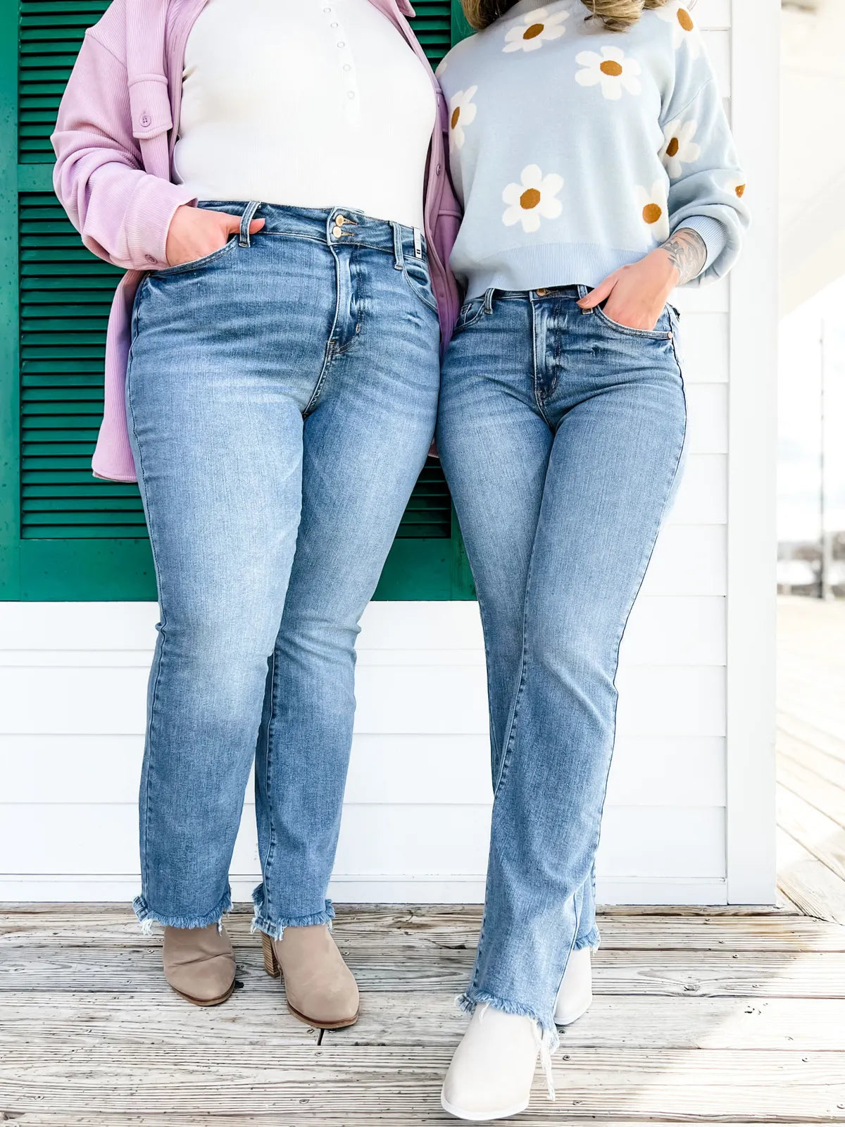 Damen Bootcut Jeans | Hohe Taille | Stretch Denim mit Fransen-Saum | Figurbetonte Passform