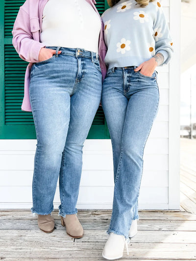 Damen Bootcut Jeans | Hohe Taille | Stretch Denim mit Fransen-Saum | Figurbetonte Passform