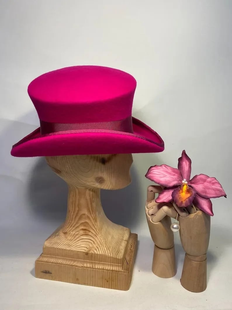 Damen Zylinderhut asymmetrisch | Handgefertigt & Elegantes Design | Hochwertige Wollstruktur