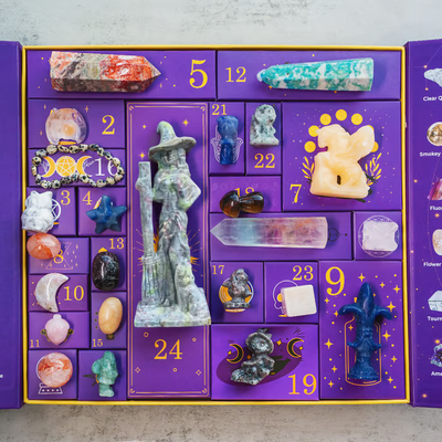 Halloween Kristall Countdown Box | 31 Nächte voller Magie & Energie | Adventskalender mit Heilsteinen & Dekofigur – Reiki Crystal Halloween Countdown Box