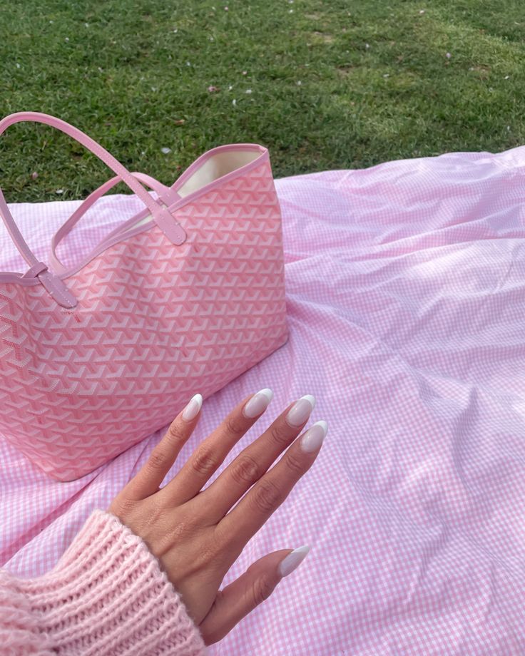 Damen Handtasche | Geräumig & Elegant | Mit Innenfächern & Tragegurt