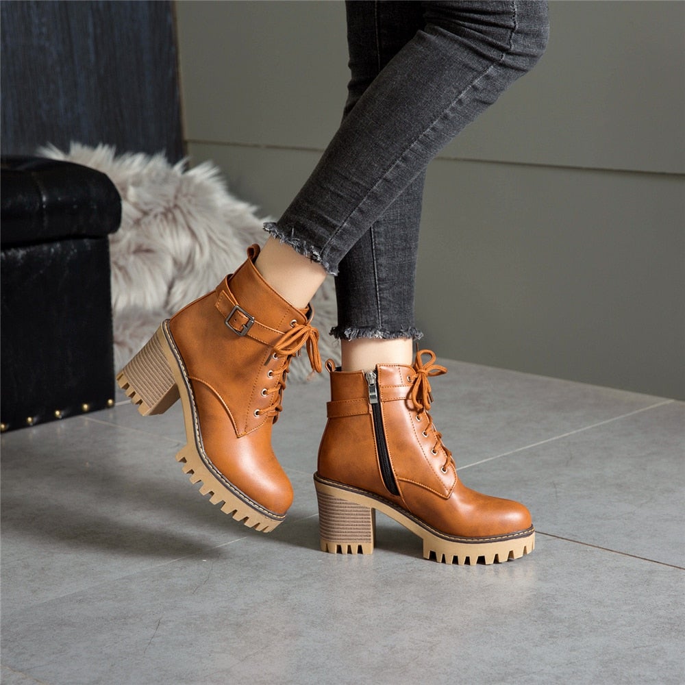 "Sherry" Elegante Plateaustiefel