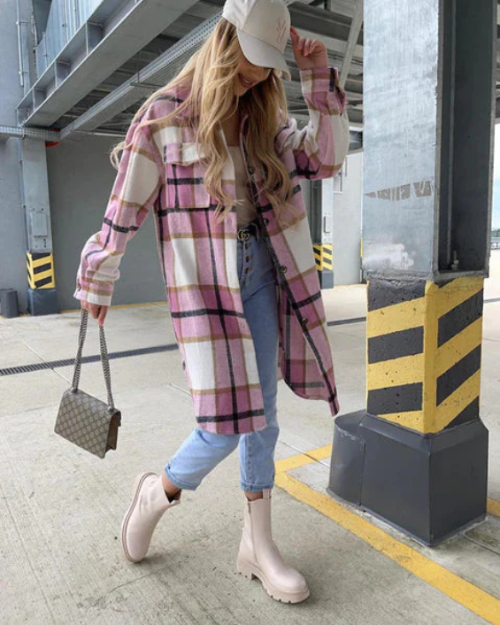 CARA | MODISCHER KARIERTER MANTEL MIT SCHMALER PASSFORM