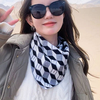 Dreieckstuch Damen | Weiches Halstuch aus Garn | Stylisch & Warm für Herbst & Winter | Perfektes Geschenk für Sie