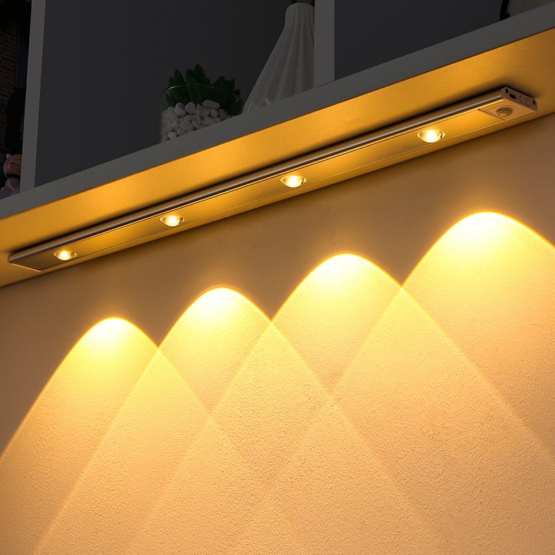 BrightMotion™ LED-Innenleuchte – Die smarte Lösung für dunkle Ecken