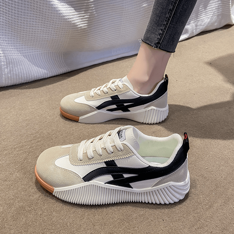 Schuhe aus alten Zeiten | Pylomo®